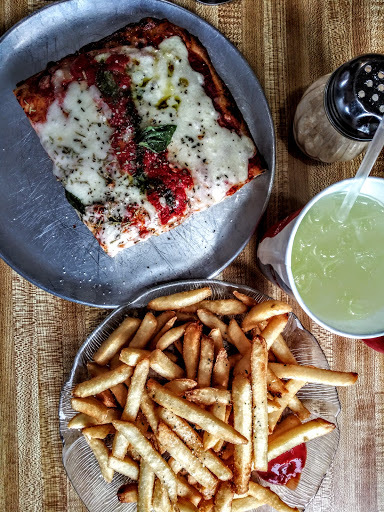 Chiaro`s Pizzeria & Restaurant